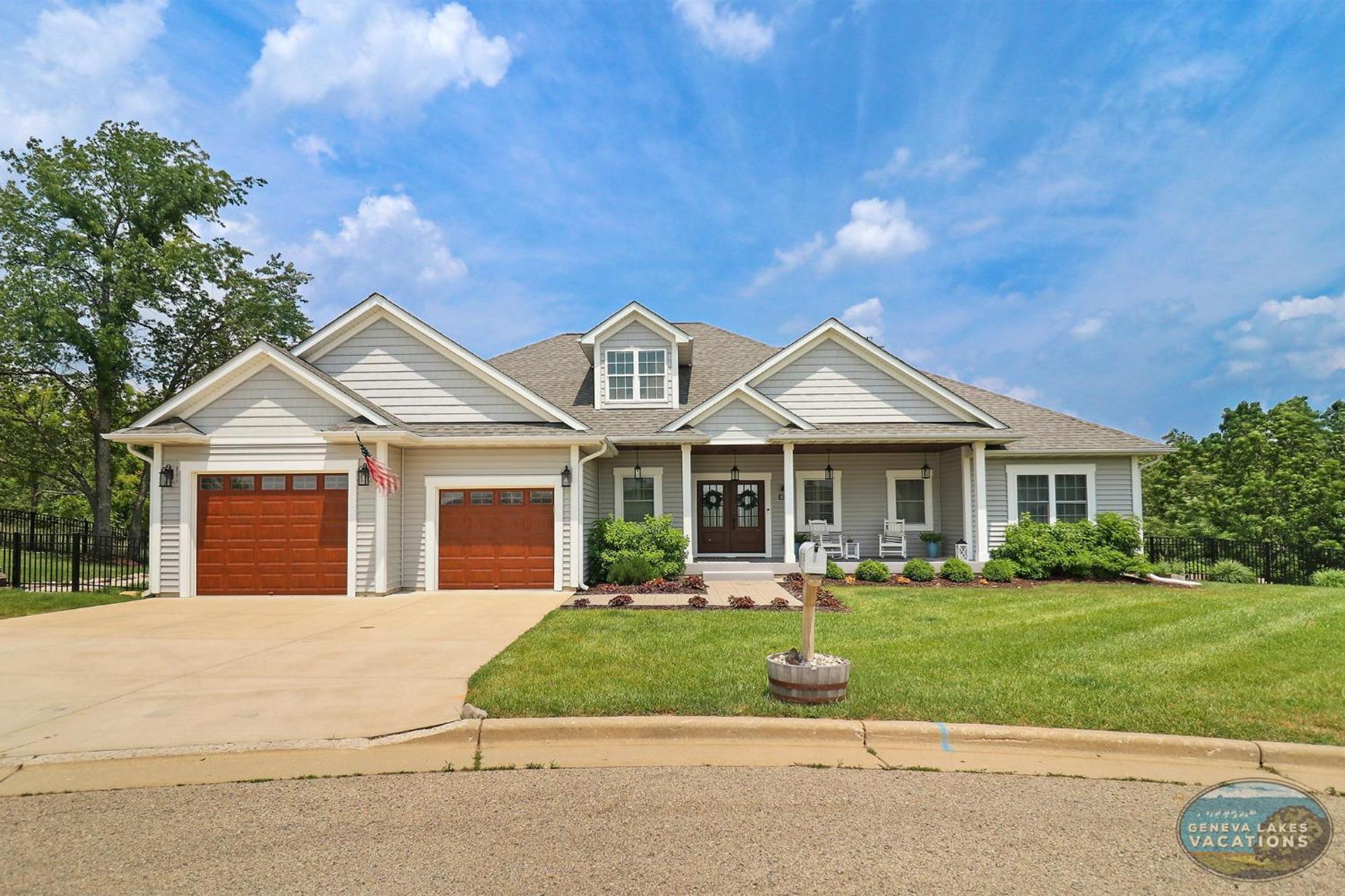 Stunning And Spacious Lookout Lodge -Floor-Ceiling Windows - Fireplace - Tree Views Lake Geneva Exterior photo