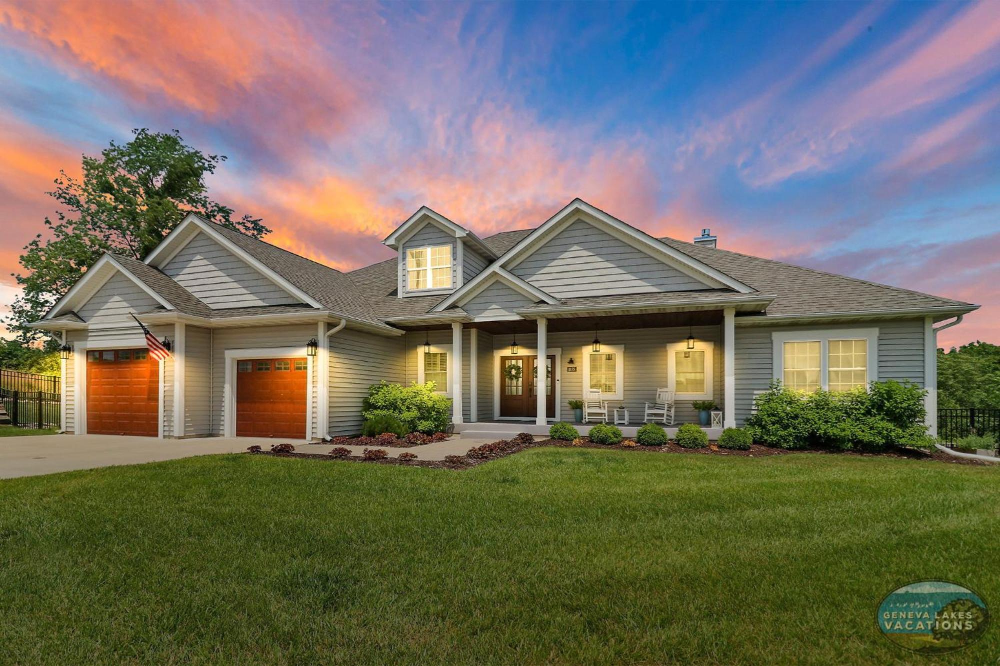 Stunning And Spacious Lookout Lodge -Floor-Ceiling Windows - Fireplace - Tree Views Lake Geneva Exterior photo