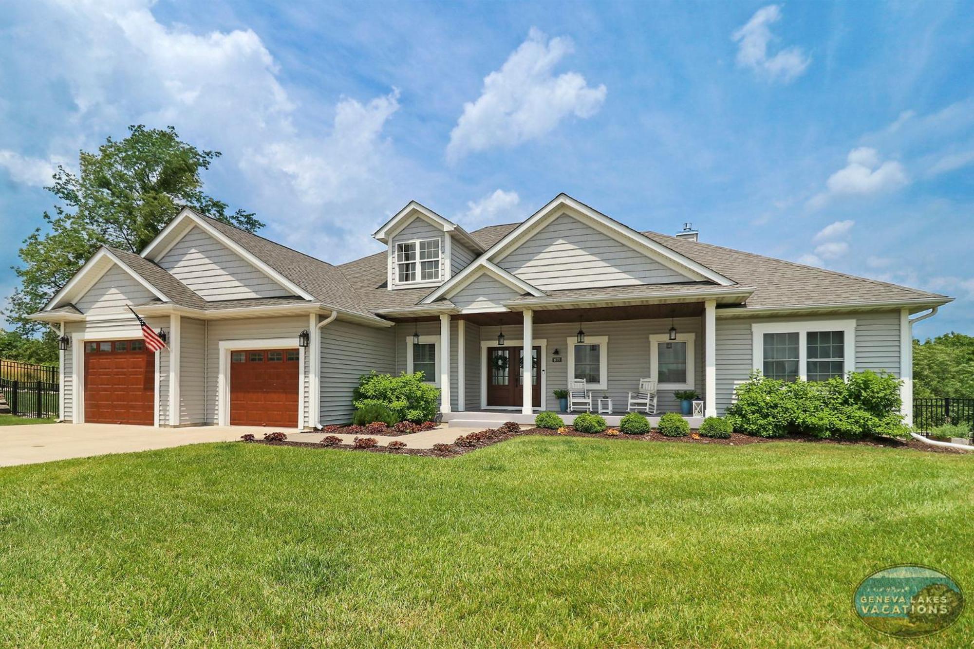 Stunning And Spacious Lookout Lodge -Floor-Ceiling Windows - Fireplace - Tree Views Lake Geneva Exterior photo